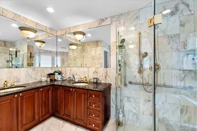 8 Wesey Court, Great Neck, NY 11024 - Photo 31