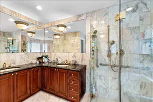 8 Wesey Ct, Great Neck, NY 11024 - Photo 31