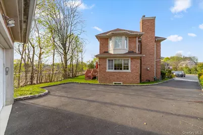 8 Wesey Court, Great Neck, NY 11024 - Photo 41