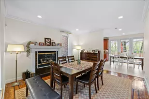 8 Wesey Ct, Great Neck, NY 11024 - Photo 11