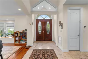 8 Wesey Ct, Great Neck, NY 11024 - Photo 5