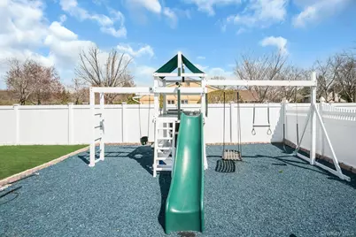 25 Quintree Lane, Melville, NY 11747 - Photo 47