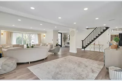 25 Quintree Lane, Melville, NY 11747 - Photo 13