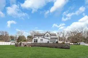 25 Quintree Ln, Melville, NY 11747 - Photo 49
