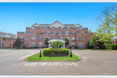 1 Portico Court #300, Great Neck, NY 11021 - Photo 1
