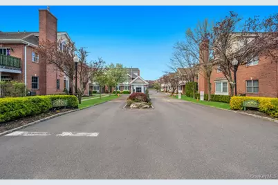 1 Portico Court #300, Great Neck, NY 11021 - Photo 37