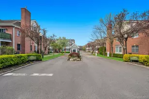 1 Portico Ct, Great Neck, NY 11021 - Photo 37