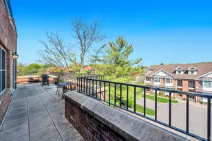 1 Portico Ct, Great Neck, NY 11021 - Photo 17