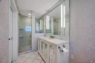 1 Portico Ct, Great Neck, NY 11021 - Photo 33