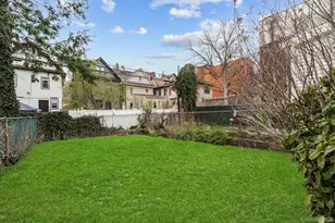 518 E 29th St, Brooklyn, NY 11210 - Photo 15