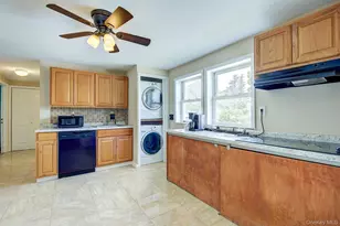 50 Gleaner Ln, Levittown, NY 11756 - Photo 13