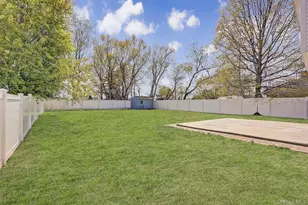 50 Gleaner Ln, Levittown, NY 11756 - Photo 19
