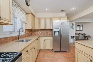 36 Ashwood Ct, New York, NY 10308 - Photo 9