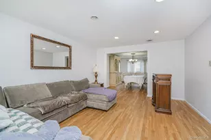 36 Ashwood Ct, New York, NY 10308 - Photo 3