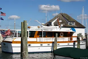 323 Division St, Sag Harbor, NY 11963 - Photo 21