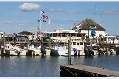 323 Division Street, Sag Harbor, NY 11963 - Photo 19