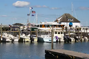 323 Division St, Sag Harbor, NY 11963 - Photo 19