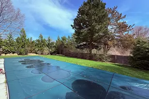 323 Division St, Sag Harbor, NY 11963 - Photo 15