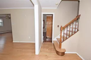 283 Princeton Rd, Rockville Centre, NY 11570 - Photo 15