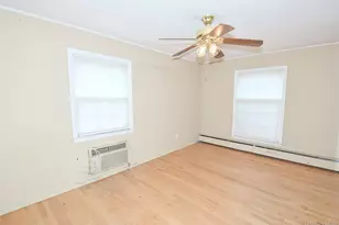 283 Princeton Rd, Rockville Centre, NY 11570 - Photo 19