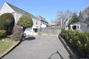 283 Princeton Rd, Rockville Centre, NY 11570 - Photo 17