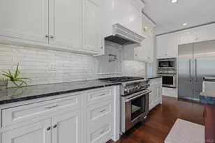 42 Skunks Misery Rd, Locust Valley, NY 11560 - Photo 15