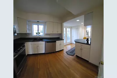 142 Morris Parkway, Valley Stream, NY 11580 - Photo 13