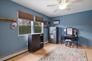 28 Cherokee Ave, West Islip, NY 11795 - Photo 15
