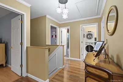 28 Cherokee Avenue, West Islip, NY 11795 - Photo 13