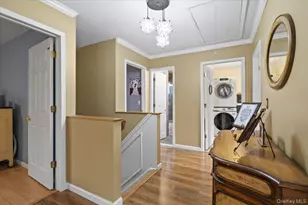 28 Cherokee Ave, West Islip, NY 11795 - Photo 13