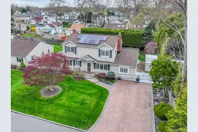 28 Cherokee Avenue, West Islip, NY 11795 - Photo 33