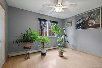 28 Cherokee Avenue, West Islip, NY 11795 - Photo 19