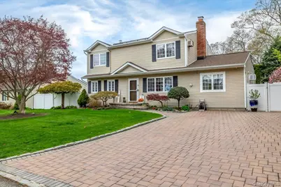 28 Cherokee Avenue, West Islip, NY 11795 - Photo 1