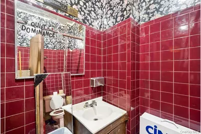 552 Grandview Avenue, Ridgewood, NY 11385 - Photo 17