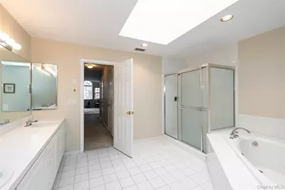 163 Doral Court, Roslyn, NY 11576 - Photo 11