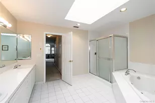 163 Doral Ct, Roslyn, NY 11576 - Photo 11