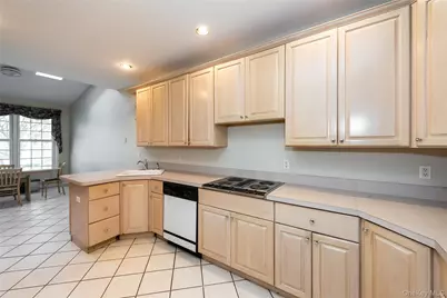 163 Doral Court, Roslyn, NY 11576 - Photo 3