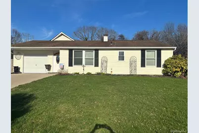 39 Sundial Lane, Bellport, NY 11713 - Photo 3