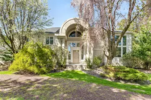 379 Smith Rd, Ronkonkoma, NY 11779 - Photo 3