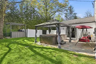 35 Elm Dr, East Hills, NY 11576 - Photo 31