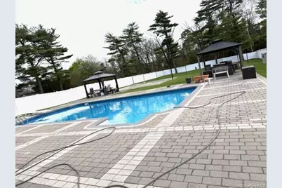 130 Cedar Drive, Bay Shore, NY 11706 - Photo 15