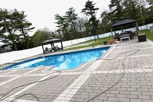 130 Cedar Dr, Bay Shore, NY 11706 - Photo 15
