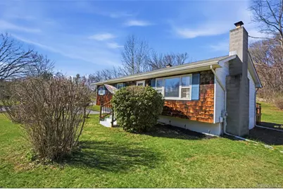 7 Woodland Circle, Hyde Park, NY 12538 - Photo 3