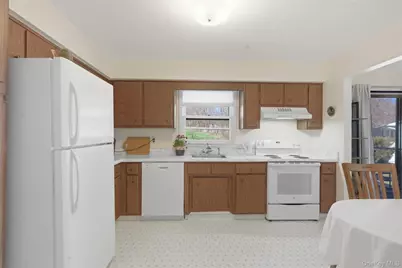 7 Woodland Circle, Hyde Park, NY 12538 - Photo 9