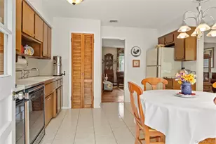7 Dearborn Rd, West Nyack, NY 10994 - Photo 11