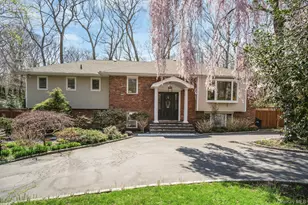 99 Village Hill Dr, Dix Hills, NY 11746 - Photo 9