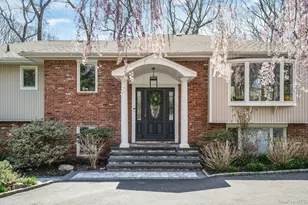 99 Village Hill Dr, Dix Hills, NY 11746 - Photo 3