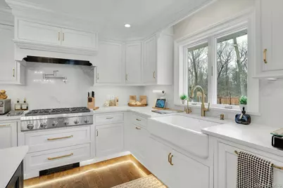 99 Village Hill Drive, Dix Hills, NY 11746 - Photo 23