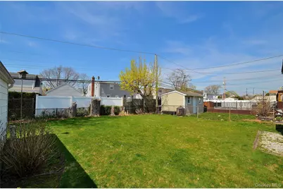 24 Linden Boulevard, Hicksville, NY 11801 - Photo 33