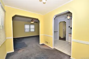24 Linden Blvd, Hicksville, NY 11801 - Photo 9